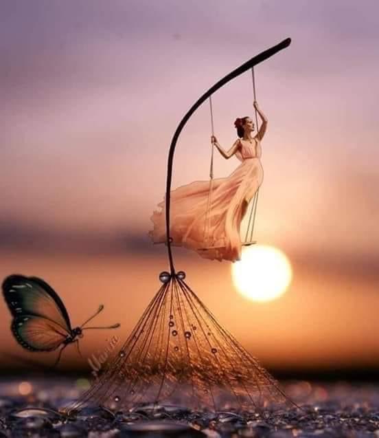 .

#BuenosDíasATodos🥁
#FelizMiércolesATodos🔔 

Siempre habrá alguien,
que llegará sin buscarlo, 
estará presente sin que se lo pidas, te hará amar♥️ la 
🌈 vida, te hará despojarte🚪de tus miedos😧

Ése alguien te tomará 🤝la mano y te devolverá 💖 la 
🌈vida

👀BUENOS DÍAS👌🏽