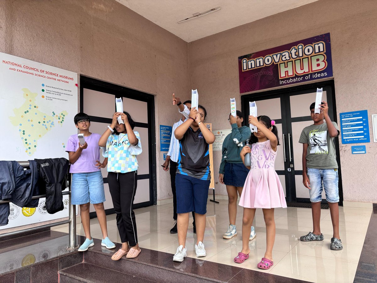 GSCPGoa's tweet image. Creative Science Workshop "FIZZICS FUN" 5 days of science, sparks, and smiles! ⚛️✨ Students dived deep into the wonders of physics at Goa Science Centre — learning, experimenting, and having a blast along the way! 🌊🔬

#creativescienceworkshop #goasciencecentre #scienceisfun