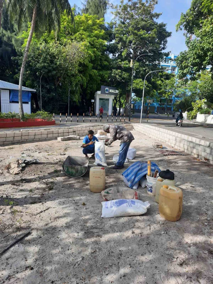 މާލެ ސިޓީއަކީ ހިތްފަސޭހަތަނަކަށް ހެދުމަށް ކުރަމުންދާ މަސައްކަތުގެ ތެރެއިން ވިލިމާލެ، ފެރީޓާރމިނަލް ކުރިމަތީ ހަދާ 2 ވަނަ ހިތްފަސޭހަ މައިޒާން ހެދުމުގެ މަސައްކަތް ފެށިގެން ކުރިއަށްދަނީ. 
<a href="/MaleCitymv/">Malé City Council</a>