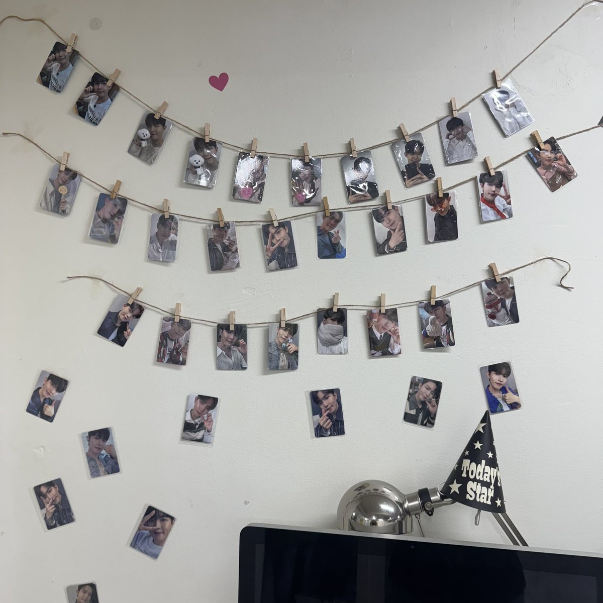 일단 홍대에 카페 열어주신 거 너무 감사합니다,,, 구석진 곳에 있었는데 멀리서부터 빛이 나서 자동적으로 찾아왔는데 제 스타일로 꾸며 놓으시고 케이크도 너무 먹기 아깝게 주시고 ㅜㅜ 💙🩵💜

#김재환 #KIMJAEHWAN 
#김재환사장님의_서른번째생일을_진심으로축하드립니다
#사장님_얼굴이_복지다