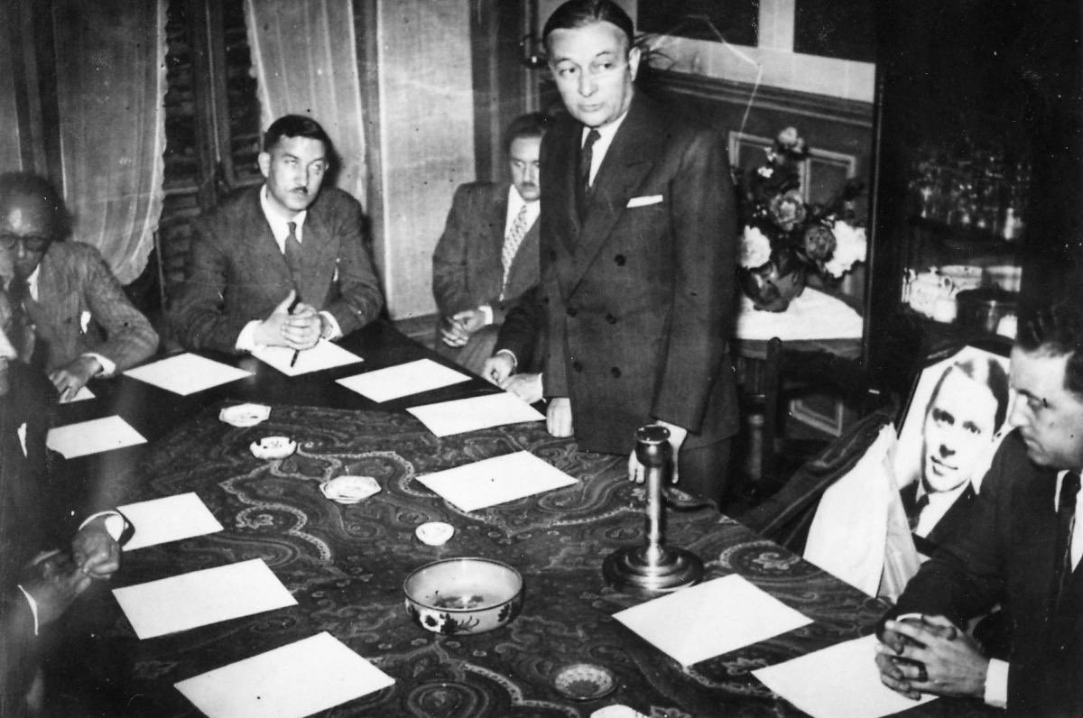 PierreManenti's tweet photo. [#CeJourLà] 27 mai 1943, le Conseil national de la Résistance se réunit pour la première fois, sous la présidence de Jean Moulin ! 

Résistants, syndicalistes, politiques s’y donnent pour mission de préparer la renaissance de la Patrie 🇫🇷

En mémoire, nous célébrons aujourd’hui, comme chaque année depuis 2013, la Journée nationale de la Résistance.