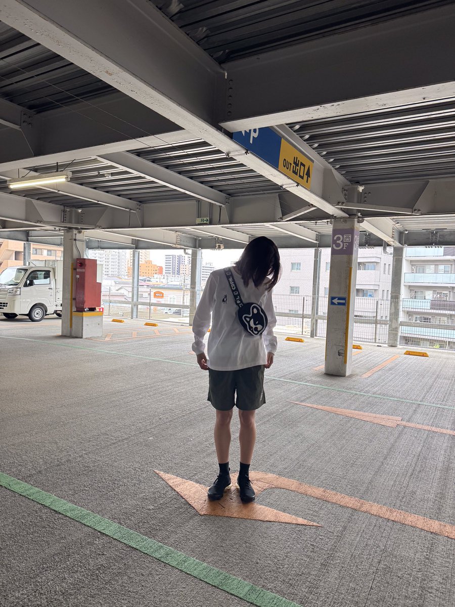 pandiani_shop's tweet photo. ■ パイド ルーズシルエットロングTEE[CP21B13-1-L]

■パイドナイロンショートパンツ[CP23F23]

■ 犬！ +！ スウェットショルダー[CP19600]

★コーデのアクセントにショルダーバッグをプラス！
父の日にのプレゼントにワンポイントのロンTショートパンツもおすすめ🌻 https://t.co/2v3bAJWj0d