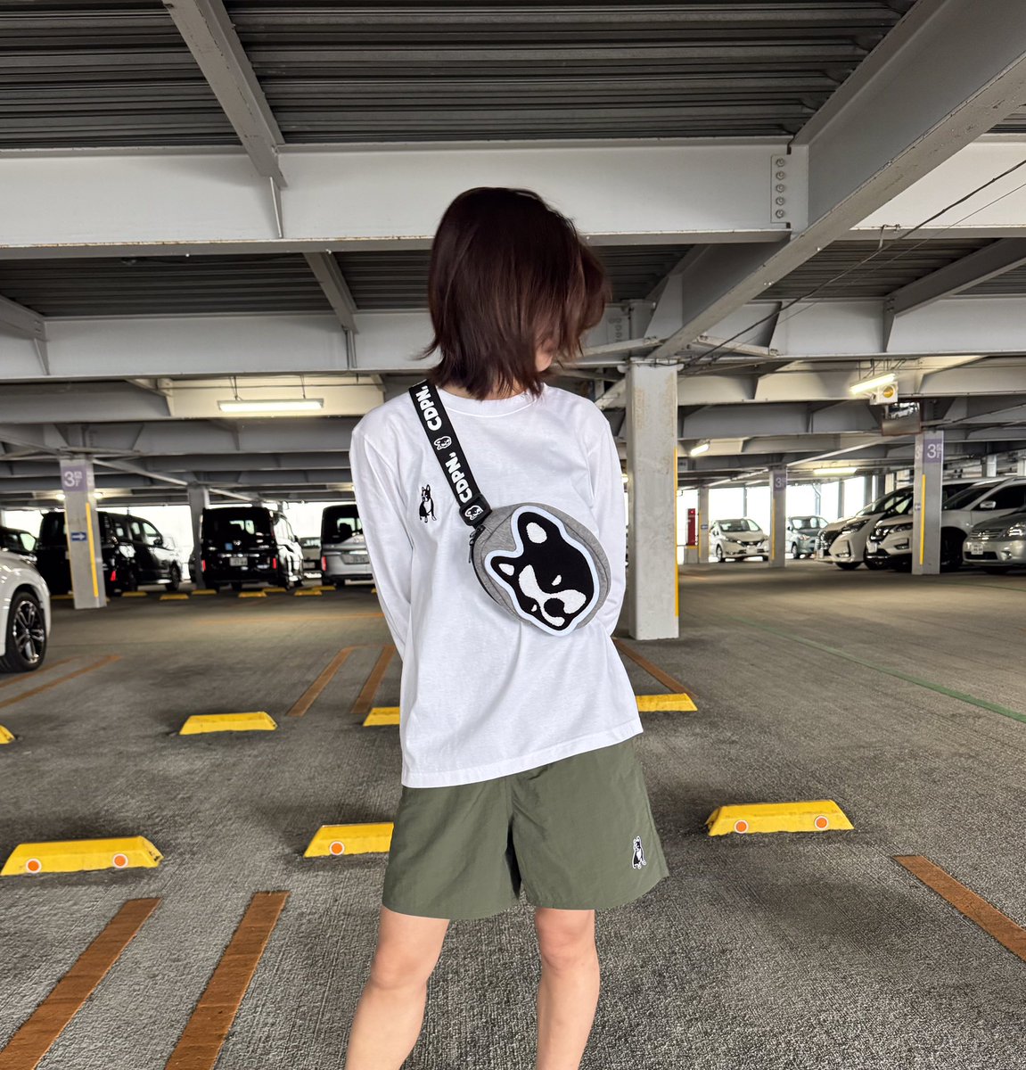 pandiani_shop's tweet photo. ■ パイド ルーズシルエットロングTEE[CP21B13-1-L]

■パイドナイロンショートパンツ[CP23F23]

■ 犬！ +！ スウェットショルダー[CP19600]

★コーデのアクセントにショルダーバッグをプラス！
父の日にのプレゼントにワンポイントのロンTショートパンツもおすすめ🌻 https://t.co/2v3bAJWj0d