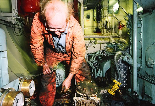 BeanPhoto's tweet image. For sale now in the #2Beans photographica shop: "Jimmy Jock, Albert and the Six-sided Clock: Photographs of Liverpool's Docklands", 1st Edition 2beans.sumupstore.com/product/jimmy-… 
#photobook #photographybooks #liverpool #liverpooldocks #photographs