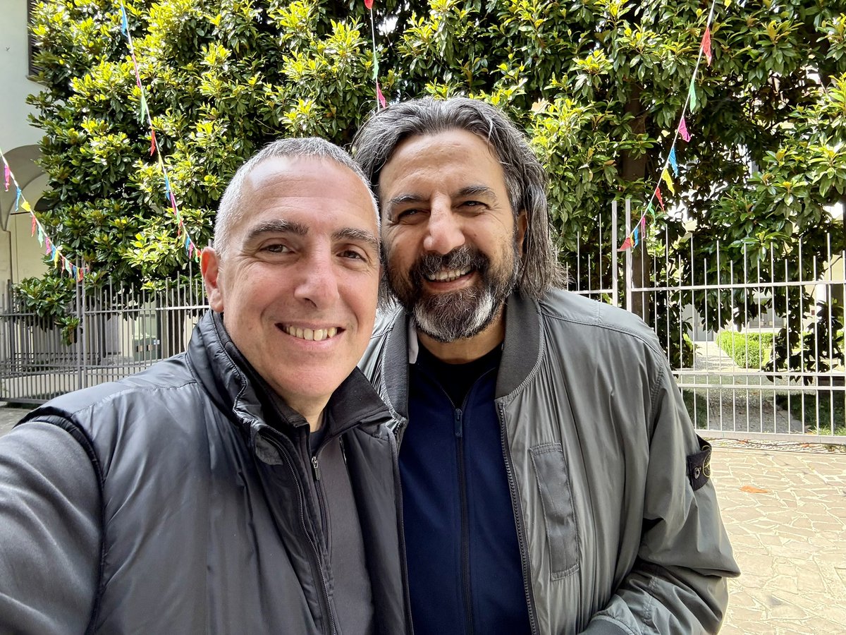 gianlugalliani's tweet photo. Che #gioia immensa ritrovare il mio #fratellone #OmarPedrini… un amico #vero dall’animo buono. Spesso quando conosci di persona gli #Artisti che hai amato fin dall’adolescenza rimani deluso. Con #Omar è stato l’esatto contrario, una persona entrata nel mio cuore ❤️ https://t.co/VfntI0Yb8U