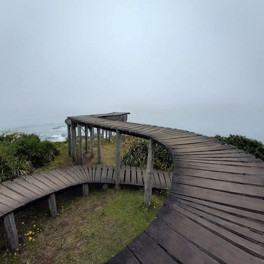 #Chiloé y sus muelles hoy son un atractivo para los que nos visitan, es un espacio para la reflexión y conectarse con la inmensidad del mar.