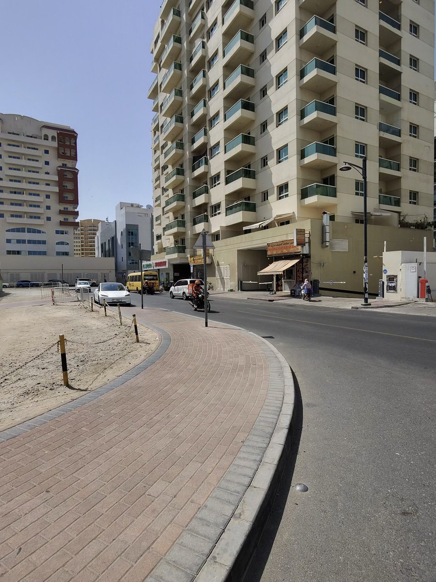 mohammadshabaz's tweet photo. @rta_dubai dubai roads are strange. No zebra 🦓 crossing next to 🏫. And kids know it’s jaywalking when I asked. Not good learning outside a school
Salam private school stadium metro https://t.co/hgLyDqdBPC