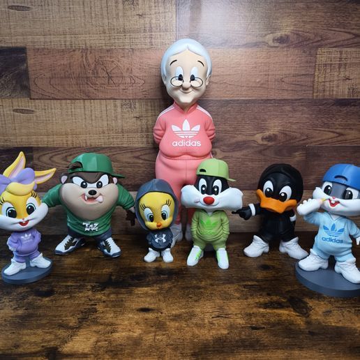 Baby Looney Tunes ポーセリン人形 Cults. on X: