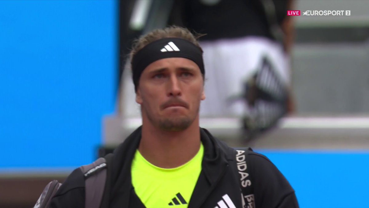 Eurosport.es (@eurosport_es) on Twitter photo Alexander Zverev, en escena en #RolandGarros
Estreno en 1ªR frente a Learner Tien en #E2 y <a href="/streammaxes/">HBO Max España</a> con <a href="/jlcorralp/">José Luis Corral</a> y <a href="/NicoAlmagro/">Nico Almagro</a> Alexander Zverev, en escena en #RolandGarros
Estreno en 1ªR frente a Learner Tien en #E2 y <a href="/streammaxes/">HBO Max España</a> con <a href="/jlcorralp/">José Luis Corral</a> y <a href="/NicoAlmagro/">Nico Almagro</a>