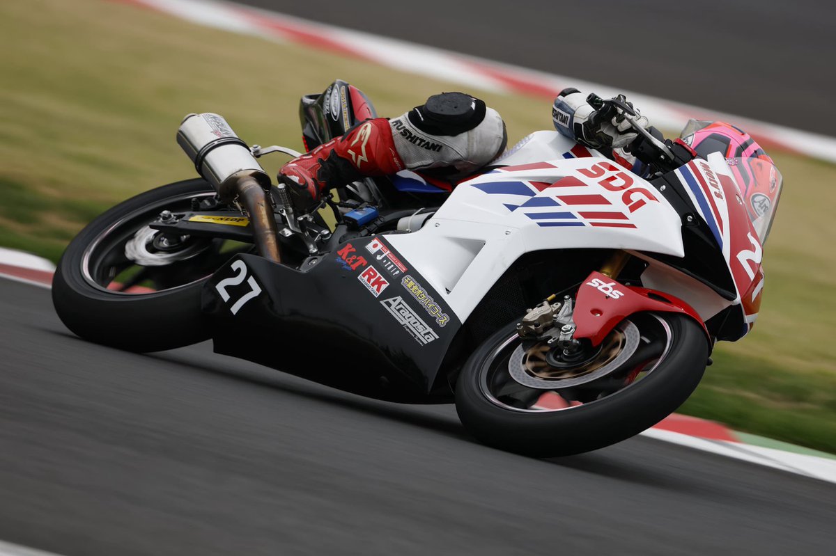 Chihi27ro's tweet photo. 2年ぶりのSUGO楽しかったーー!✌🏼
QP - P7
Race - DNS ☔️
たくさんの応援ありがとうございました☺️
次はどこ参戦しようかな〜〜〜🤭❤️🔥
📍#スポーツランドSUGO
#mfjcup #jp250
#SDG #nplanracing
#araihelmet #kushitani #alpinstars https://t.co/X6VbGl8NUM