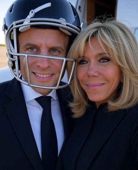 El nuevo "look" de Macron  🤣😂