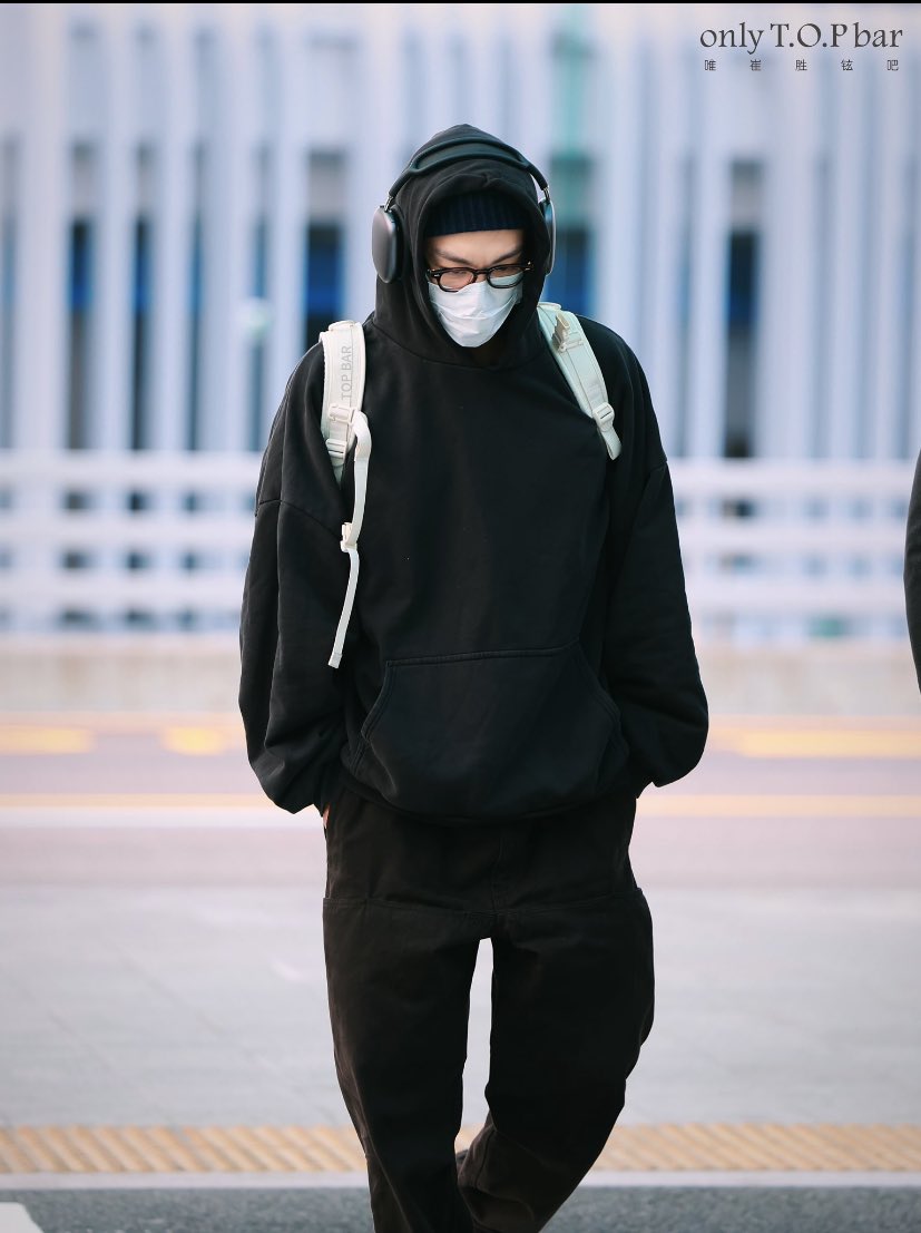 tttabxx's tweet photo. 🧵 THREAD OF SEUNGHYUN AT THE AIRPORT https://t.co/gyBmeMsYvL