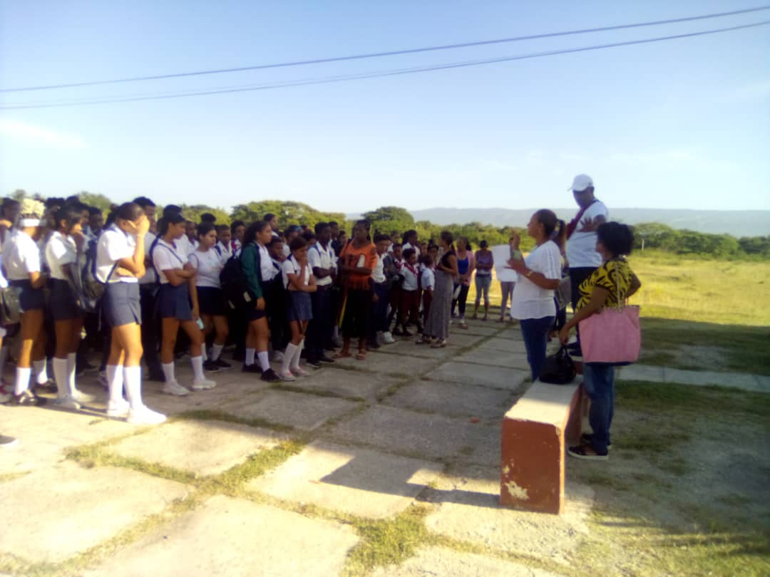 AngelNapol9795's tweet photo. Inicia en la EIDE Guantanamera Rafael Freyre Torres las pruebas finales de las asignaturas priorizadas para nuestros educando. Exito rotund
#MiMoncadaGuantanamero https://t.co/6mvj2gpRqD
