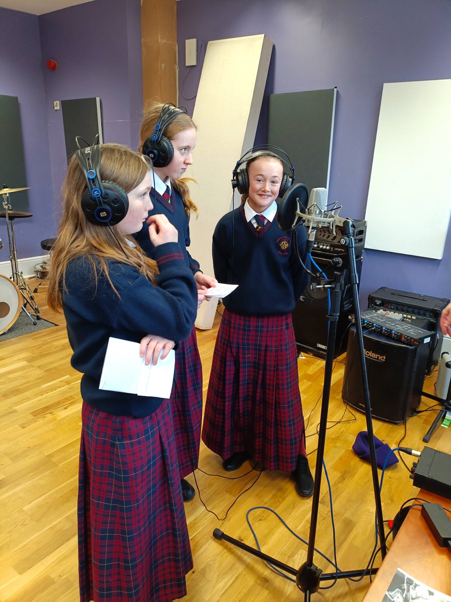 colnanonagle's tweet image. Junior music students recently completed a series of songwriting workshops with Andy Connolly from Music Generation. The girls wrote and recorded a fantastic song and rap in the studio. Huge thanks to @musgenlimerick and to PAUL Partnership Limerick for this opportunity!
