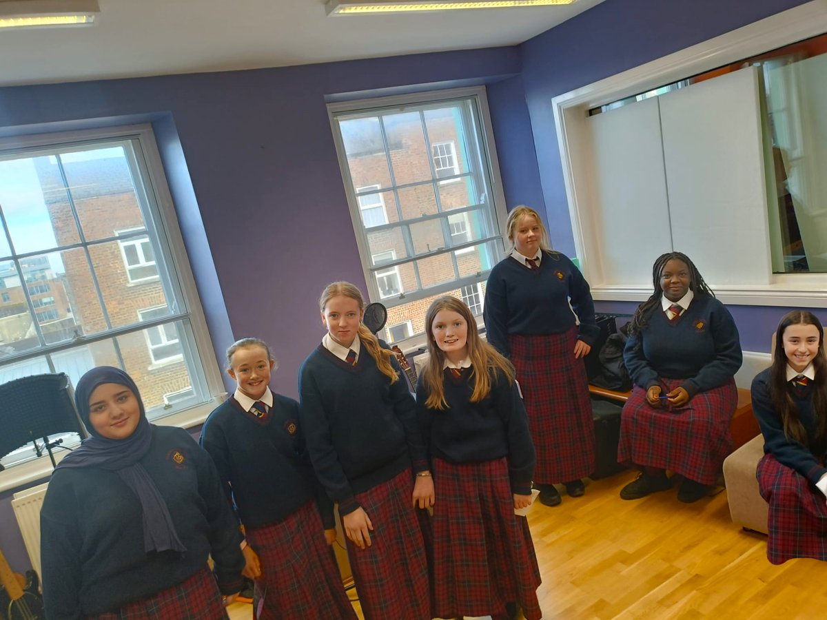 colnanonagle's tweet image. Junior music students recently completed a series of songwriting workshops with Andy Connolly from Music Generation. The girls wrote and recorded a fantastic song and rap in the studio. Huge thanks to @musgenlimerick and to PAUL Partnership Limerick for this opportunity!