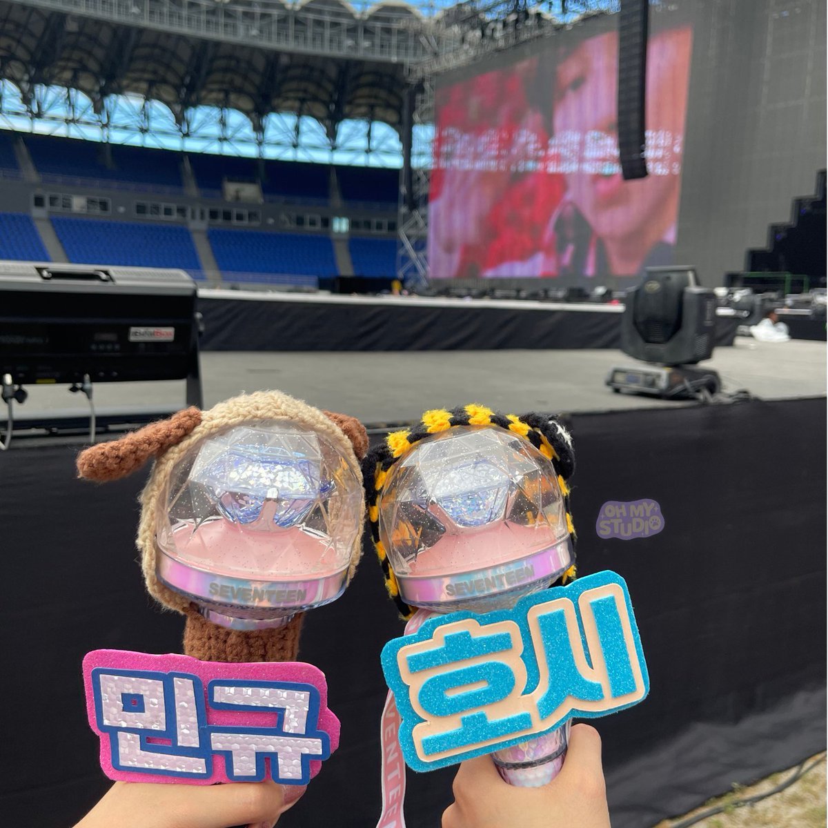 ⊹₊⟡⋆ 𝗙𝗮𝗻 𝗕𝗮𝗻𝗻𝗲𝗿𝘀 ⊹₊⟡⋆

〰️ Price starts at P110

📍Taytay, Rizal
🚛 Gogo Xpress, Lalamove, Grab

🏷 wts lfb ph concert ph name hand kpop ppop banner ls deco reflective glitter 3d nameboard comms artcomms #artph