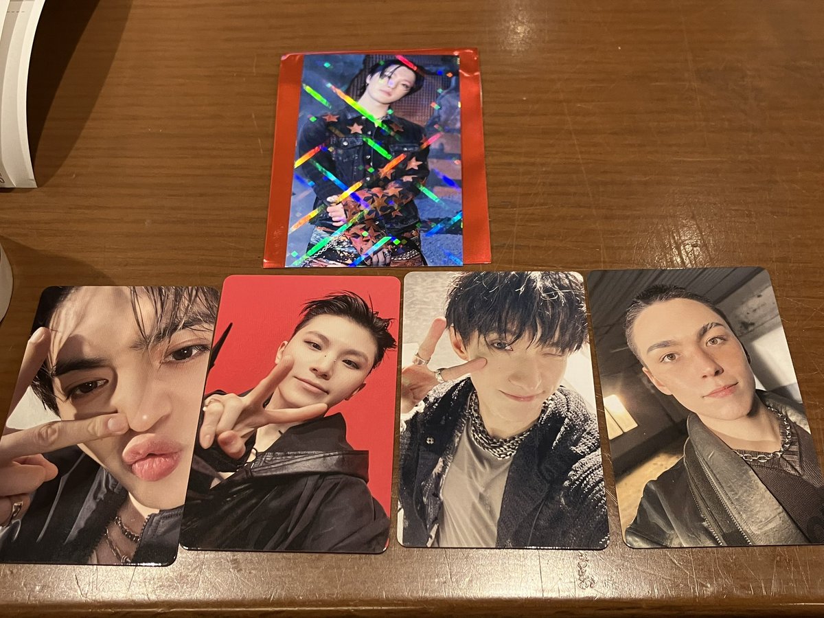 yummygnac's tweet photo. SEVENTEEN セブチ 
HAPPY BURSTDAY トレカ 特典 交換 HMV

【譲】���像のもの

【求】同種 ジョシュア

今、新宿にいますので条件の合う方いらっしゃいましたら交換お願いします🙇‍♀️ https://t.co/EQCroPJsN7