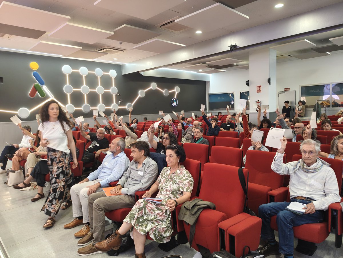 Ejerciendo el derecho a voto en XLIII #Asamblea2025LaCoordinadora Seguimos reflexionando sobre el rol de la cooperación al desarrollo en el momento actual