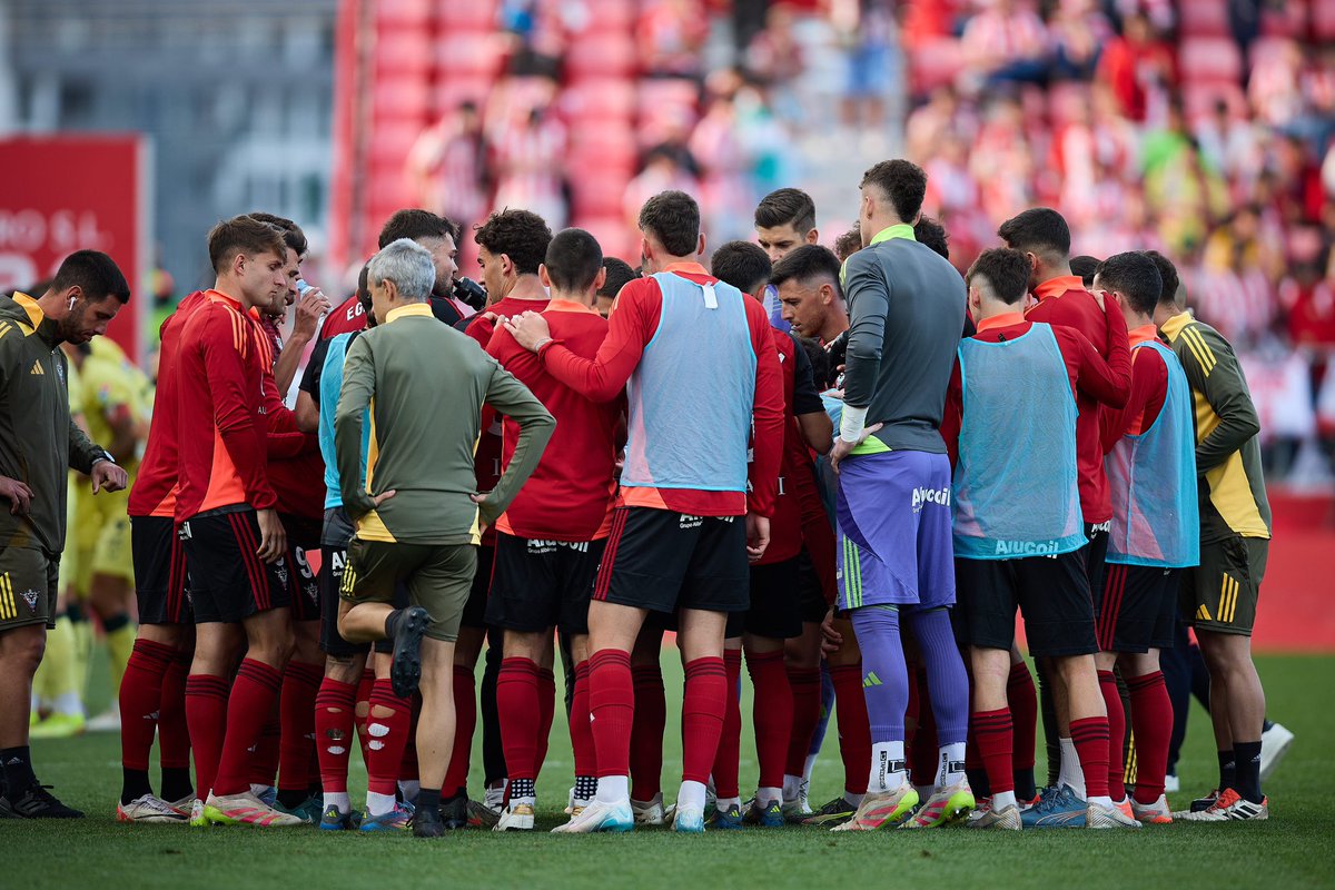 AlbertoReina10's tweet photo. Más difícil, MÁS BONITO.
Vamos!!! @CDMirandes ❤️🖤 
Muchas gracias Afición. 🐗 https://t.co/rfIuXhrDSx