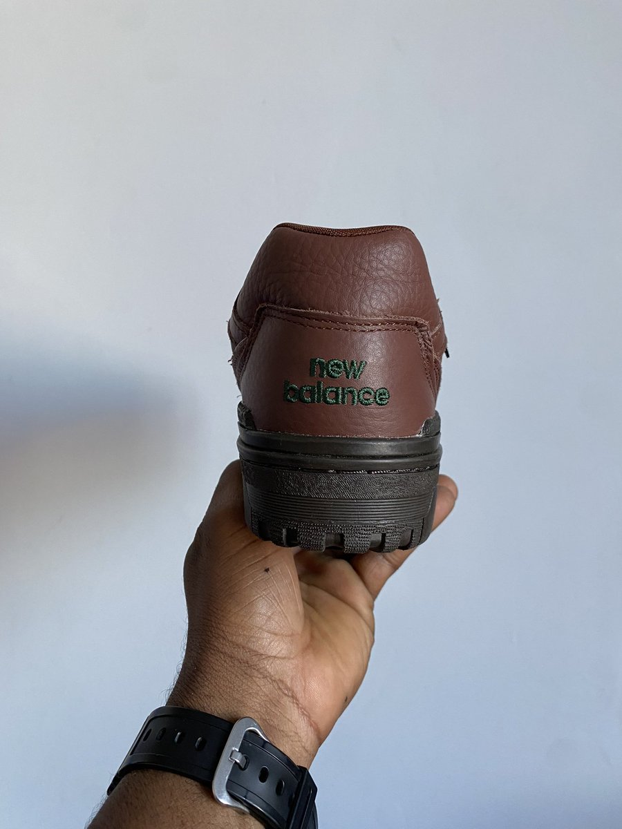 jaysneakgh's tweet photo. New Balance 550 “Rich Oak”.
Size EUR 43 (US 9.5).
Gh¢1,718.
DM here or WhatsApp: 0272422544. https://t.co/bTkyDRBvTE