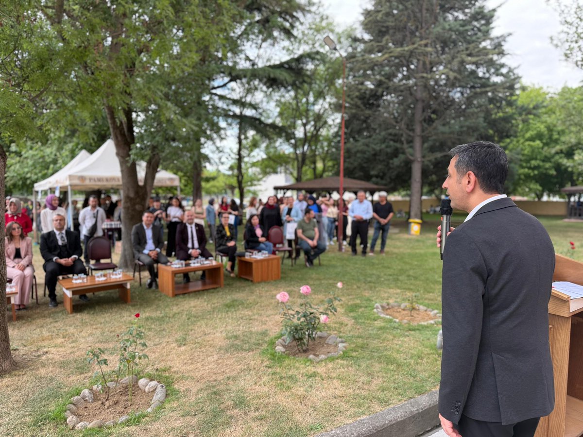 Sakarya Uygulamalı Bilimler Üniversitesi Pamukova Meslek Yüksekokulu tarafından düzenlenen Kariyer Zirvesi Günleri kapsamında, İlçe Kaymakamımız Sayın Gürsel Temurci, kıymetli akademisyenlerimiz ve sevgili öğrencilerimizle bir araya geldik.

Gençlerimizin meslek hayatına dair