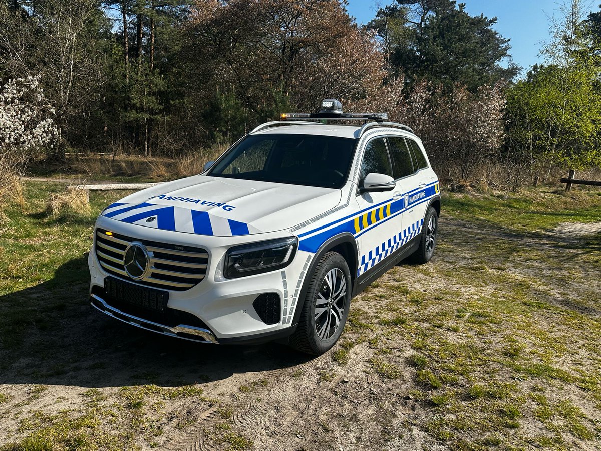 Marelko's tweet photo. Overweegt u als gemeente de aanschaf van een nieuw handhavingsvoertuig of het upgraden van een bestaand voertuig met signalering. Denk daarbij aan tekstborden aan de voor- en/of achterzijde voor extra attentiewaarde. Bekijk het hier: https://t.co/Fp94U2OVNg https://t.co/O7nLnm7GOV