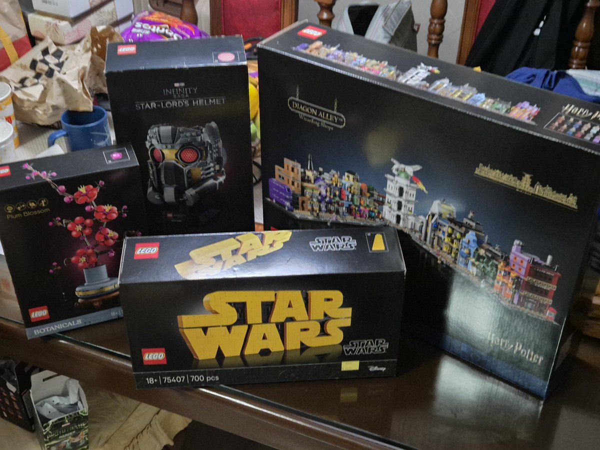 RundelCode's tweet image. Here are the damages done from my recent taiwan trip 😭