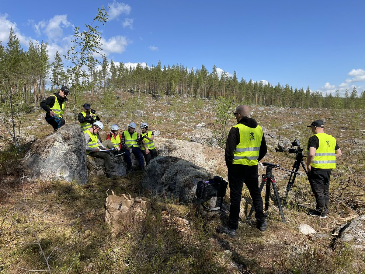 HeliViiri's tweet photo. Taas me lennetään ja kuvataan.  #upmmetsa  #upmmetsanlannoitus  #Toivakka https://t.co/x5iXmznSui