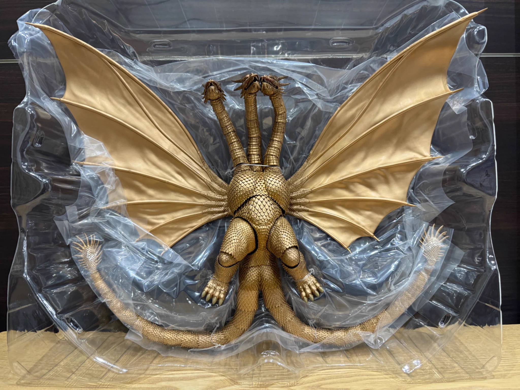 Hiya Toys キングギドラ(開封品) AM в X: „Hiya Toys キングギドラ1991 開封！ 2019と違い最初から尻尾