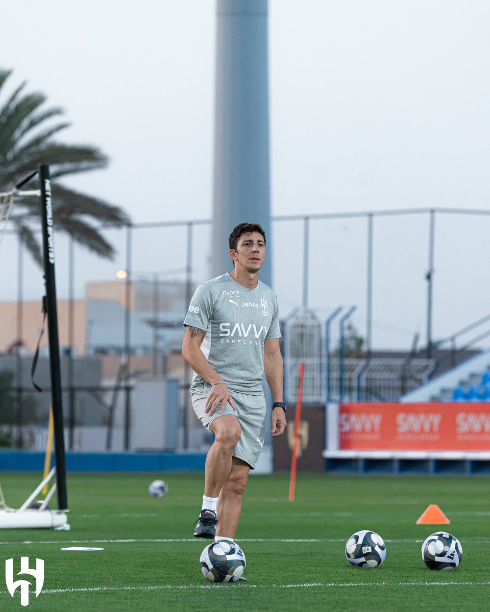 Damy_050's tweet photo. It is a privilege to continue learning in this great club. A family that knows what it wants, with members full of professional and human qualities. @Alhilal_FC Leader of Asia. https://t.co/6YYcM032uN