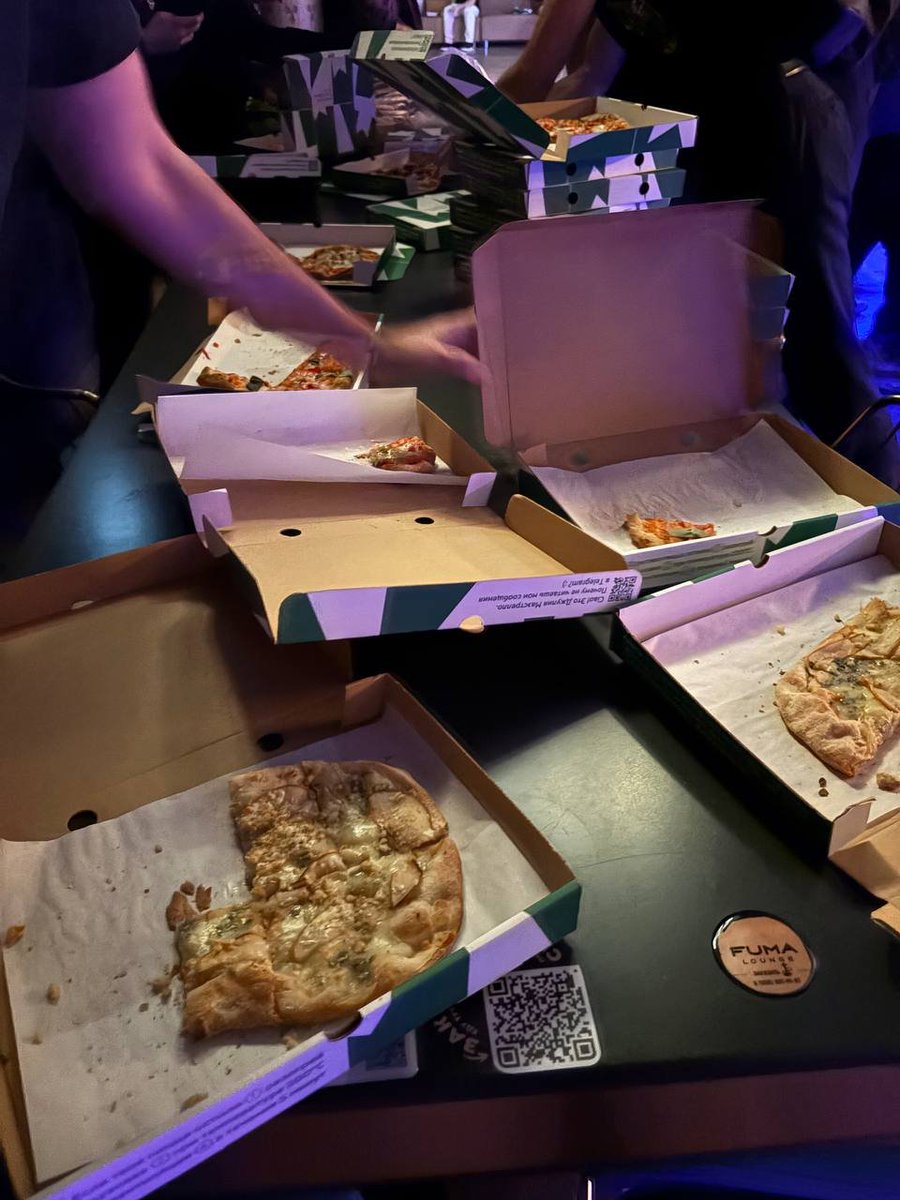 itsVicVM's tweet photo. Moscow Global Pizza Party by @artnauka with DeFrens community was just awesome, congrats

#defrens #pizzadao #bitcoinpizzaday https://t.co/VJ0EQTl2pB