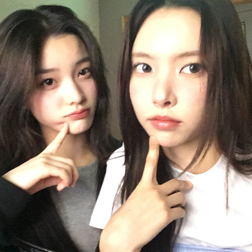 kitschAH_'s tweet photo. 미치겠어 윤아님이 츄로스 레전드 셀카 올려주심 https://t.co/DW4lmnc8bY