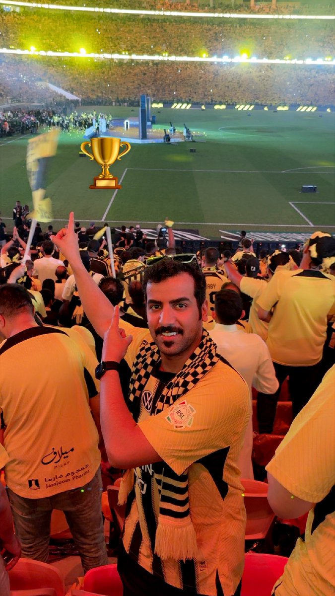 #بطل_الدوري

يقول لكم مساء الخير ياسادة 😎🫡

الف مبروووك لجمهور الذهب 🖤💛