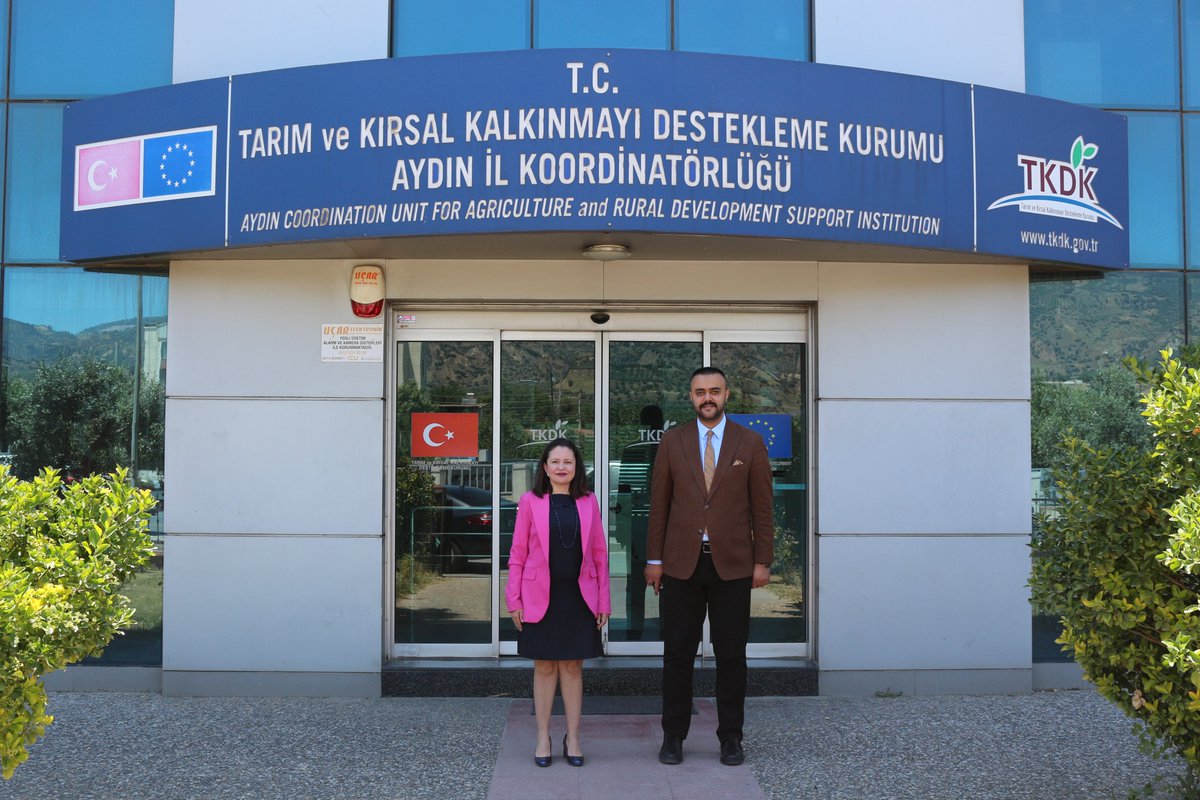 Aydın Sanayi ve Teknoloji İl Müdürü Sn. Fatih ULUTAŞ, Koordinatörümüz Arzu AKAR'ı iade-i ziyarette bulundu. Görüşmede #Aydın'ımızın #girişimcilik ve #yatırımcılık potansiyelleri değerlendirildi.
#TKDK #IPARD #kurumsalişbirliği #Tarım #Sanayi #ABprojeleri #Hibe #Destek