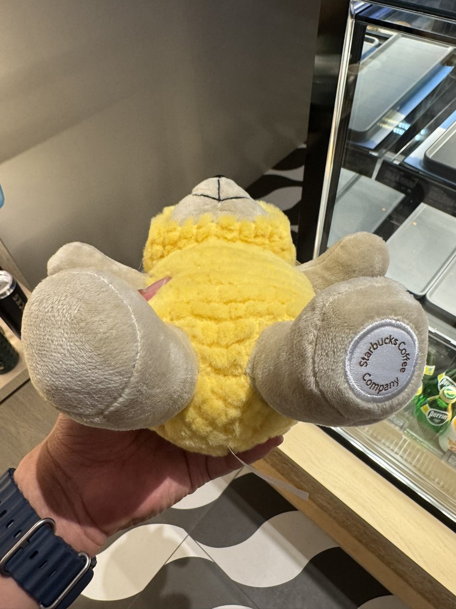 🔥🔥🔥RT แจกสำหรับ Follower เท่านั้น น้องหมีสับปะรดจาก Starbucks China ตัวนี้น่ารัก นุ่มนิ่มมาก ไม่เคยเจอหมีที่นุ่มแบบนี้มาก่อน ชอบเลย เดี๋ยวหิ้วไปฝาก ใครชอบกด RT ไปรอเดี๋ยวน้องไปหาที่บ้าน จัดไป พร้อมแล้วจะรออะไร งานนี้พี่สั่งลุยยยยย 🔥🔥🔥