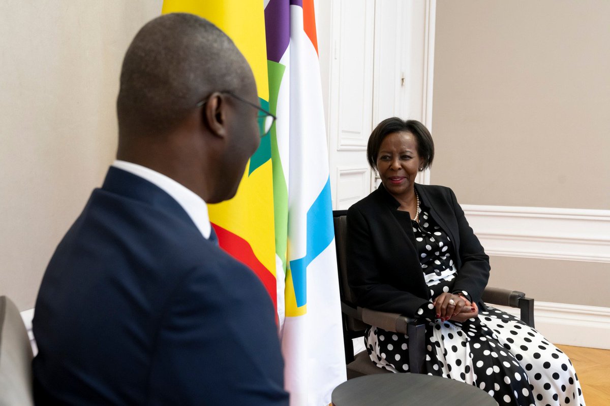 La Francophonie (@oifrancophonie) on Twitter photo La SecrĂ©taire gĂ©nĂ©rale de la Francophonie, <a href="/LMushikiwabo/">Louise Mushikiwabo</a>, a reçu Baye Moctar DIOP, nouvel Ambassadeur du #SĂ©nĂ©gal en France. Leurs Ă©changes ont portĂ© sur la place importante du SĂ©nĂ©gal au sein de la #Francophonie et sur la coopĂ©ration Ă©troite avec lâOIF. La SecrĂ©taire gĂ©nĂ©rale de la Francophonie, <a href="/LMushikiwabo/">Louise Mushikiwabo</a>, a reçu Baye Moctar DIOP, nouvel Ambassadeur du #SĂ©nĂ©gal en France. Leurs Ă©changes ont portĂ© sur la place importante du SĂ©nĂ©gal au sein de la #Francophonie et sur la coopĂ©ration Ă©troite avec lâOIF.