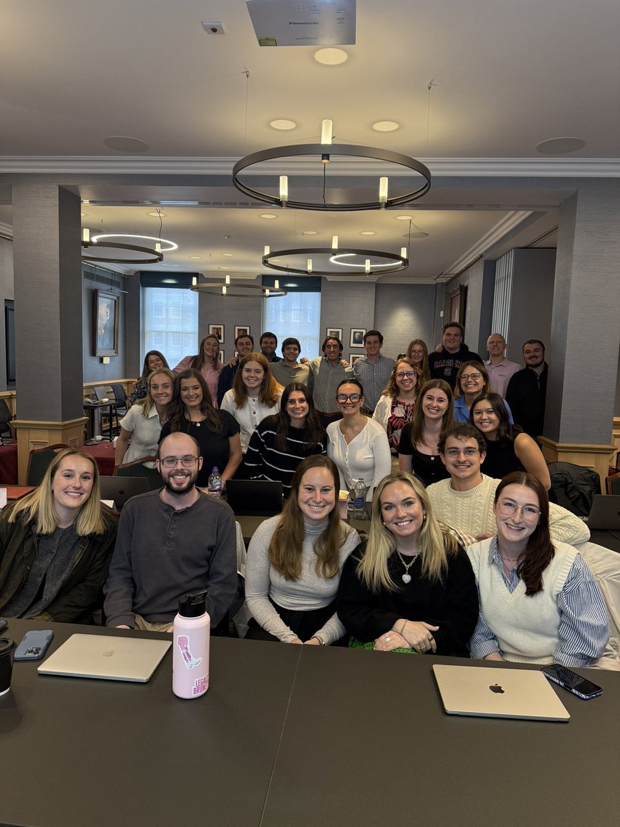 mcdermottkc_'s tweet photo. A pleasure to speak to students from @UofSCLaw about the Bar this morning @HonSocGraysInn 
@WilliamCHubbard https://t.co/oSC8tuT45q