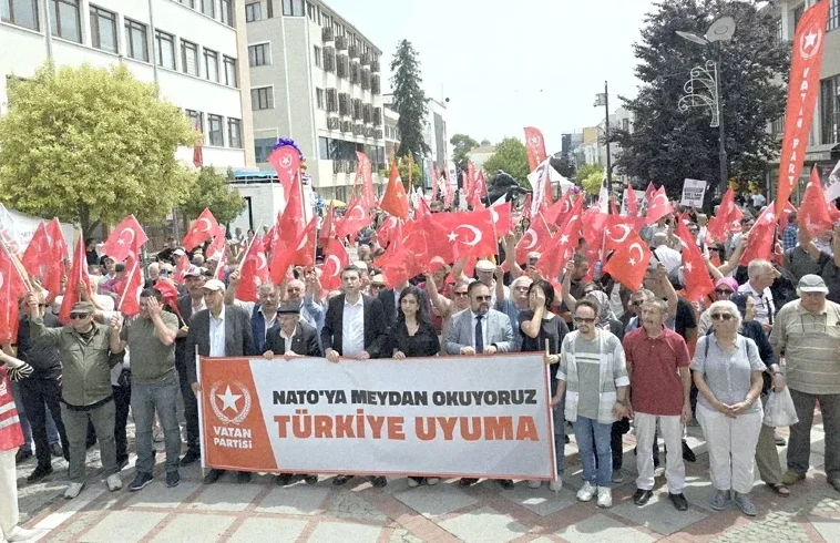 inter_pizza's tweet photo. «Βίζα μόνο για νεκρούς»Απειλές από την Αδριανούπολη κατά της άσκησης “Immediate Response 25”στην Αλεξανδρούπολη Με εθνικιστικό παροξυσμό το τουρκικό κόμμα “Πατρίδα”κατήγγειλε την παρουσία ΗΠΑ-ΝΑΤΟ στον Έβρο &amp; απείλησε με«νεκροπομπές» αν περάσουν τα σύνορα
https://t.co/0aoqe38KtO https://t.co/4S3th1mCee