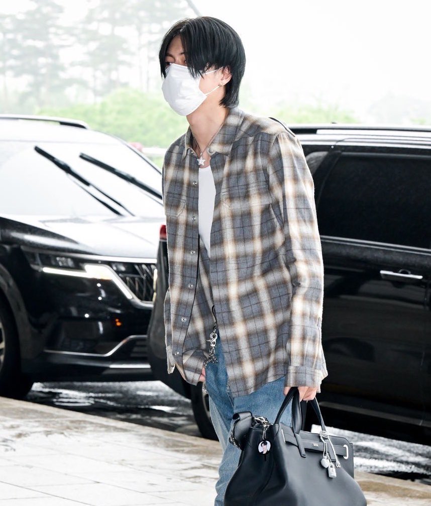 awboyy_'s tweet photo. สร้อย chrome hearts หัวใจจากน้องจองอู พี่โตะใช้อย่างดีเลย เก๋ด้วย อวดด้วยไปในตัว https://t.co/8gn9dc20TB