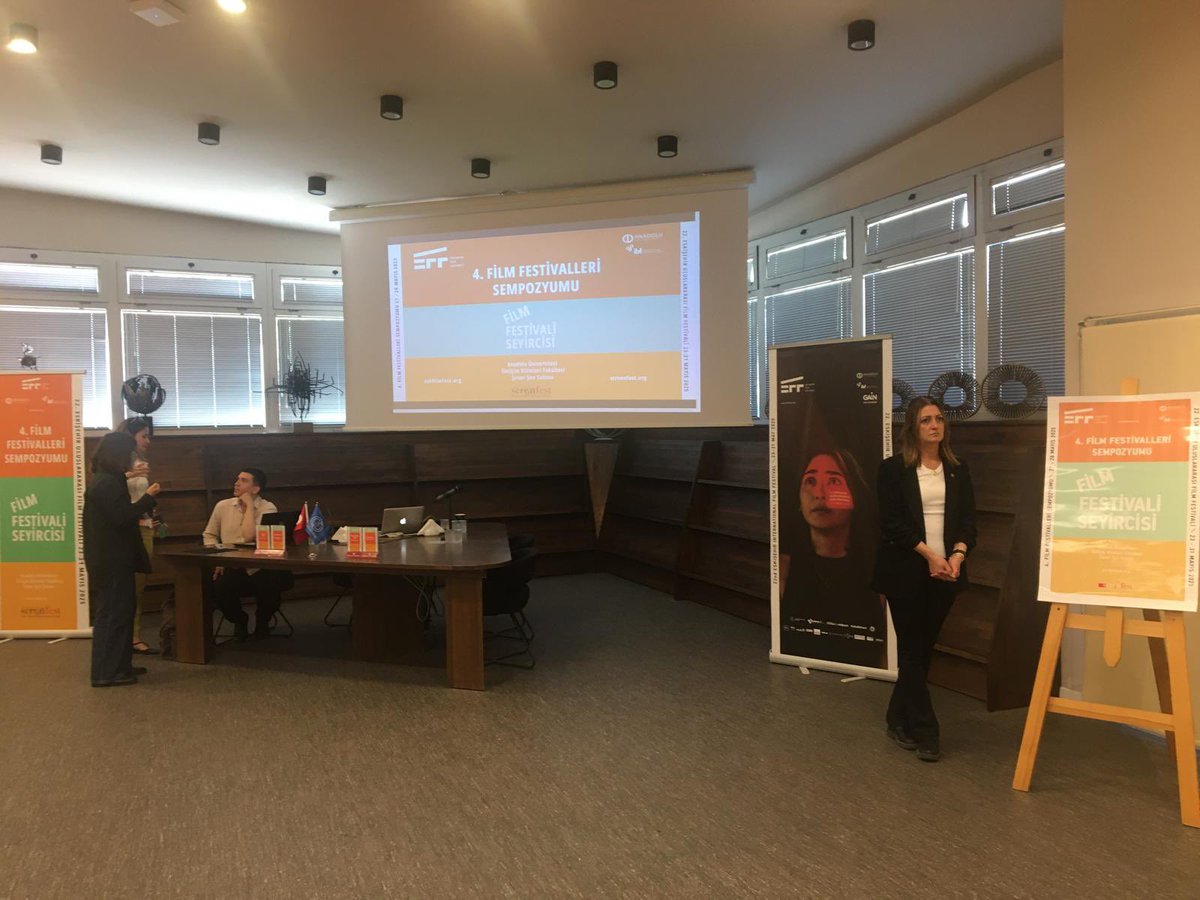 Günaydın, sempozyumumuz başladı.
Good morning, our symposium has just begun. 

<a href="/EskisehirFF/">Eskişehir Uluslararası Film Festivali</a> 
<a href="/anadoluiletisim/">Anadolu İletişim</a> 

#symposium2025
#filmfestivalsymposium
#filmfestivalssymposium
#filmfestivallerisempozyumu
#filmfestivalleri