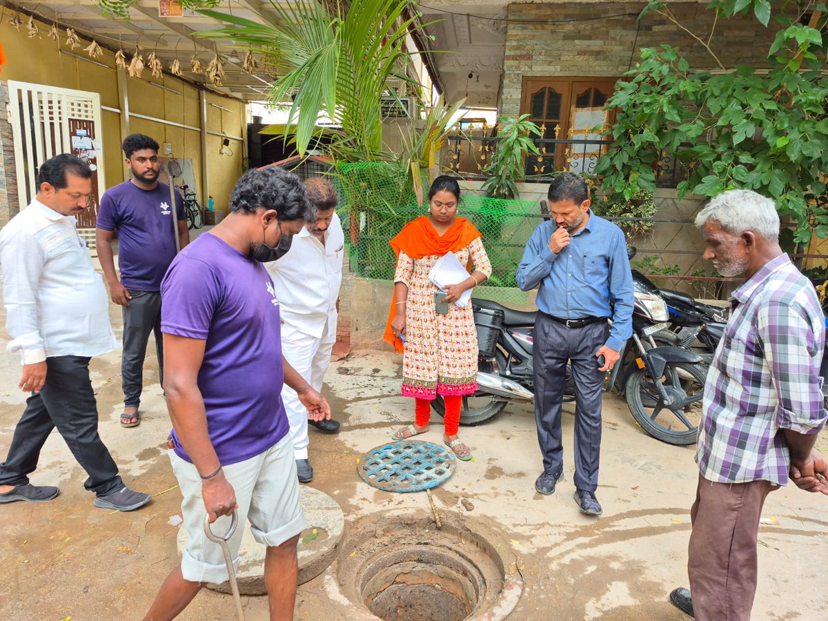 Sir,

Inspected along with Manager n Staff, in various pockets on Sewer issues raised by Local Congress Leader and Residents of Shabaz Guda n Srinivas Nagar x Roads areas  under Srinivasa Nagar Section of Div 7.