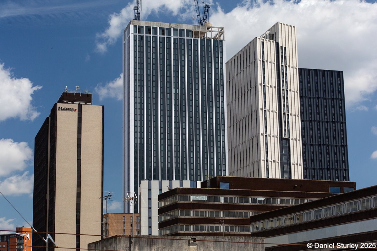 Daniel_Sturley's tweet photo. #Birmingham UK, 4 from the #construction of One Eastside π #BirminghamWeAre #NearlyFinished #SkyScraperTwo #Architecture #Photography https://t.co/F4QVUkjIyx