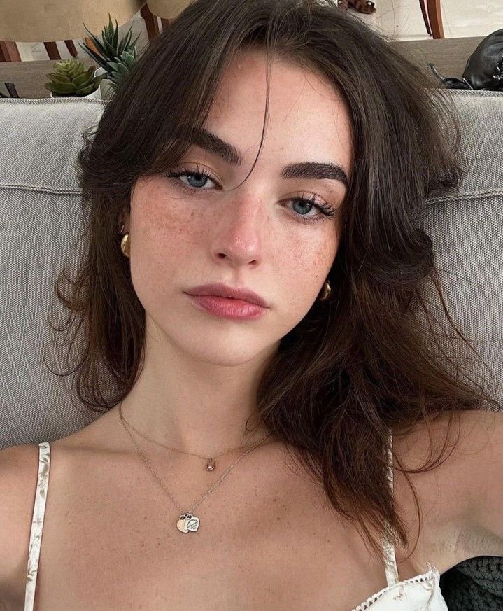 Saintobelle's tweet image. Abend, du! I’m Fabienne Bethmann. 🍃

I’m lookin’ for kindred spirits and western RP mutuals. If your heart beats in sunsets and stardust, #openfollow and let’s be friends.

Like or retweet, i’ll catch you first ˖˙‹𝟯