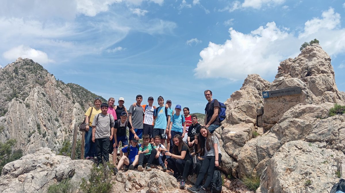 Dinópolis Teruel (@dinopolisteruel) on Twitter photo 🤠👉¡CONVERTIRSE EN PRESCRIPTORES!
Los ‘Jóvenes Embajadores del Geoparque” inician su formación con varias salidas de campo coordinadas por la <a href="/Funda_Dinopolis/">Fundación Dinópolis</a>
🎯concienciar a los estudiantes sobre la importancia del patrimonio geológico y cultural
🔗bit.ly/JóvenesEmbajad… 🤠👉¡CONVERTIRSE EN PRESCRIPTORES!
Los ‘Jóvenes Embajadores del Geoparque” inician su formación con varias salidas de campo coordinadas por la <a href="/Funda_Dinopolis/">Fundación Dinópolis</a>
🎯concienciar a los estudiantes sobre la importancia del patrimonio geológico y cultural
🔗bit.ly/JóvenesEmbajad…