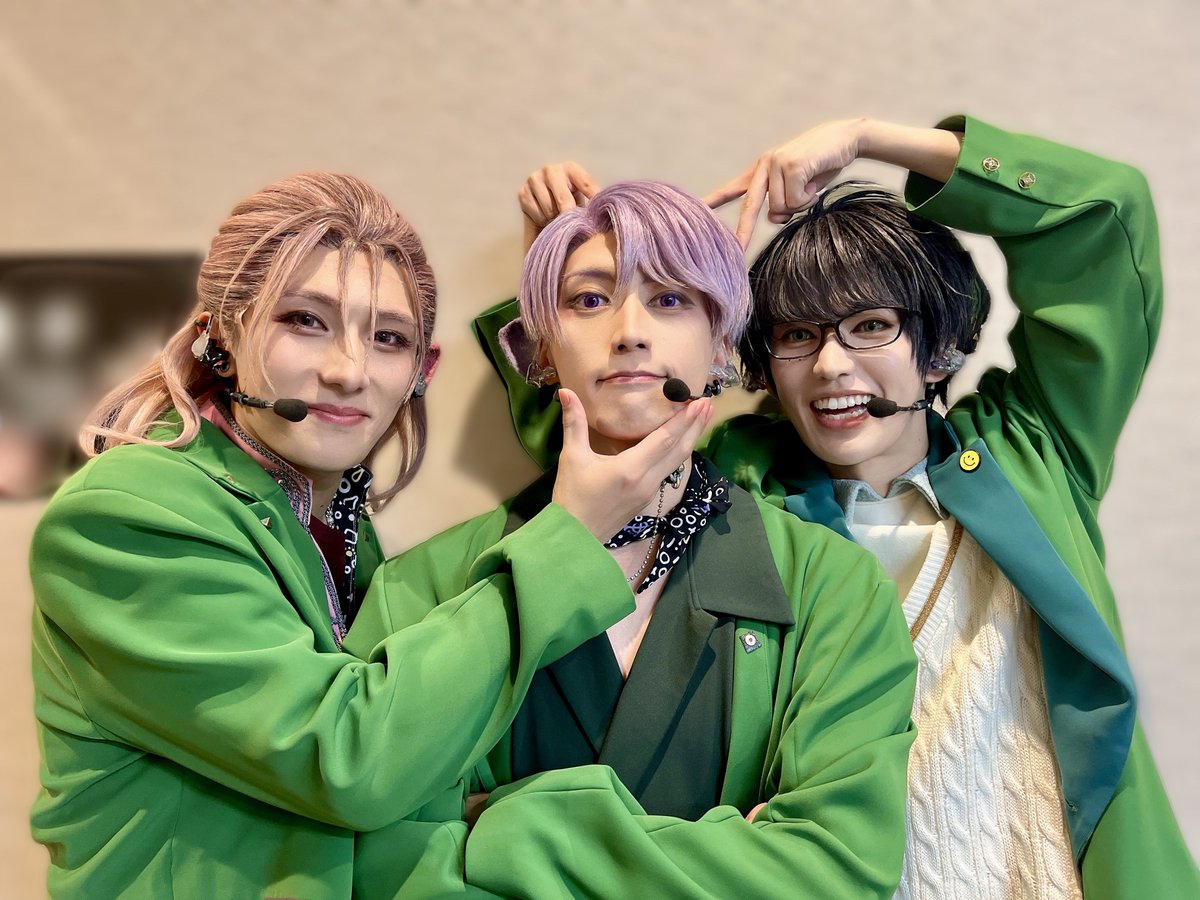 shogo_tamura's tweet photo. ❇️江 おん すていじ ぜっぷつあー りぶうと❇️
＜東京凱旋公演＞5日目ありがとうございました

明日からラストスパートです
宜しくお願いします

水心子と犬さんズ👉🐶👈
#刀ミュ
#篭手切江 https://t.co/D5y8dHE5AQ