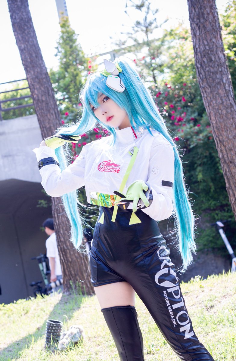 2022 레이싱 미쿠🏁
저녁에 답멘이랑 교류해시 할게요🥺❤️‍🔥