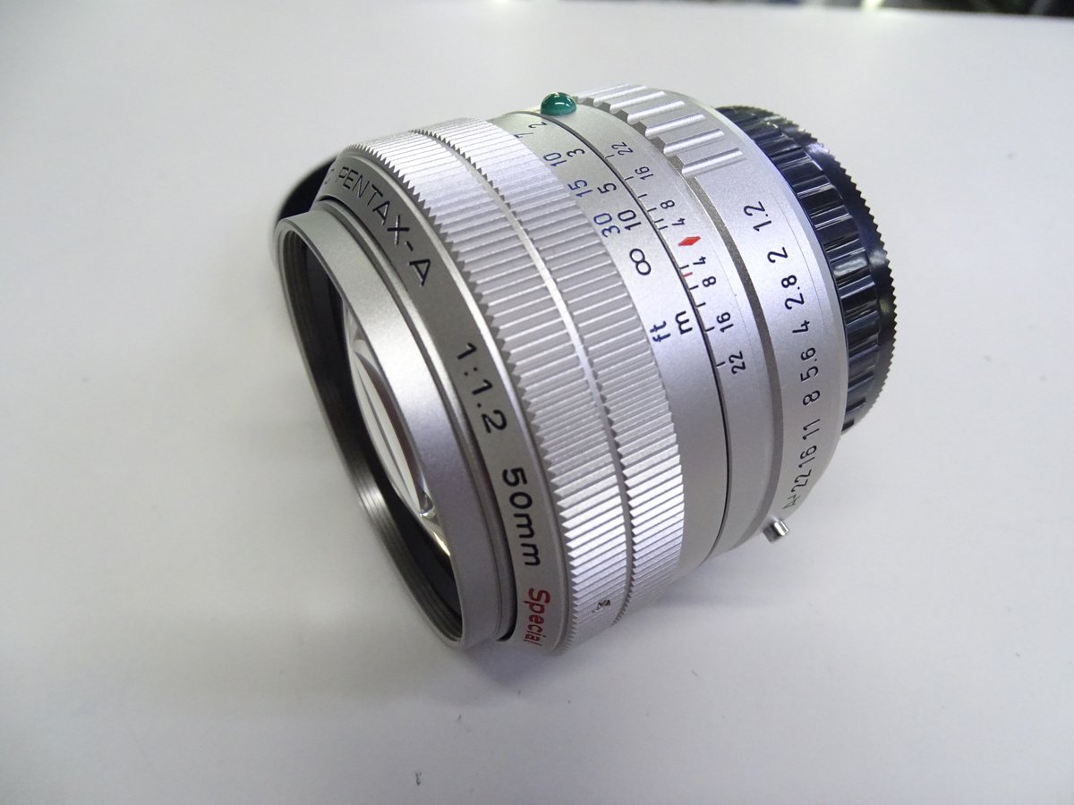 Shinjuku_Ichiba's tweet photo. PENTAX smc-A 50mm f1.2 Special
LX2000のカメラとセットで販売されたレンズです
フロントリアキャップ,フート,フィルター付属
¥259.600(税込)
#新宿中古カメラ市場
#pentax
#smc_A
#LX2000
#Special https://t.co/x1GuDe7JaU