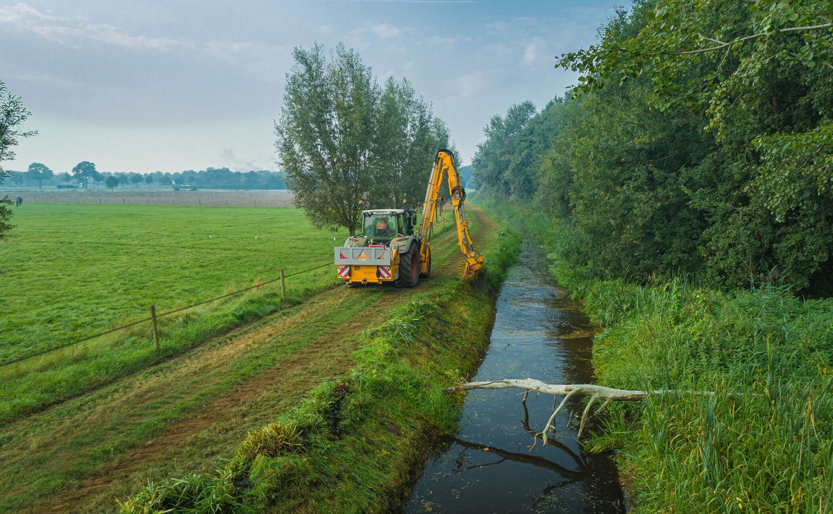 Waterschap Limburg zorgt het hele jaar door voor onderhoud en beheer van beken, dijken en stuwen en gemalen. Vanaf 1 april werken we volgens de vernieuwde regels in de gedragscode soortenbescherming. Meer weten? 👉 waterschaplimburg.nl/uwbuurt/onderh…
