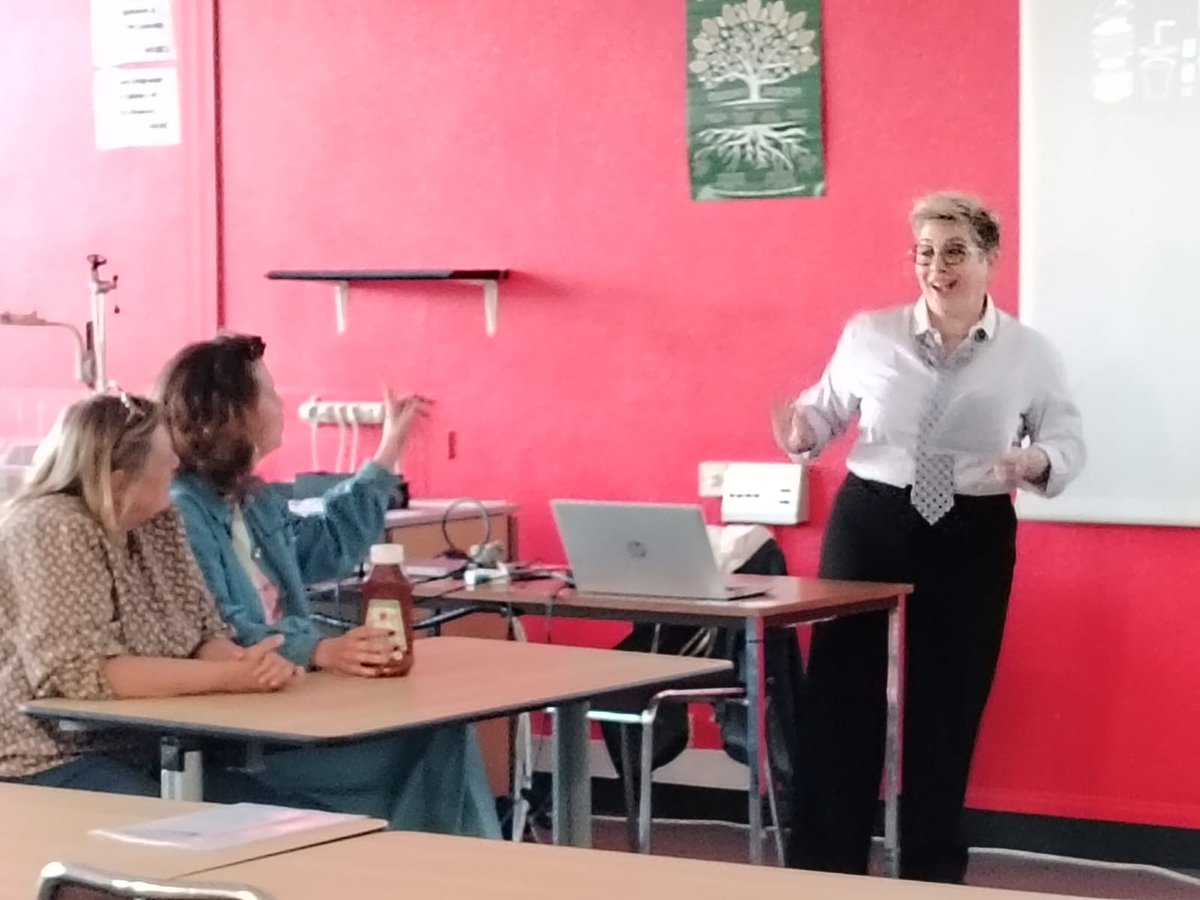 InstitutOzanam's tweet photo. 🎓📅 Une belle journée à l’ISFEC Atlantique – Nantes !
🕑 Rencontre avec les formateurs vacataires du 2D pour faire le point sur cette année écoulée et préparer celle à venir.
🌟 Puis place à la convivialité pour dire MERCI à Stéphanie, Anne et Anne et notre directrice Ghislaine https://t.co/3L63acajNN