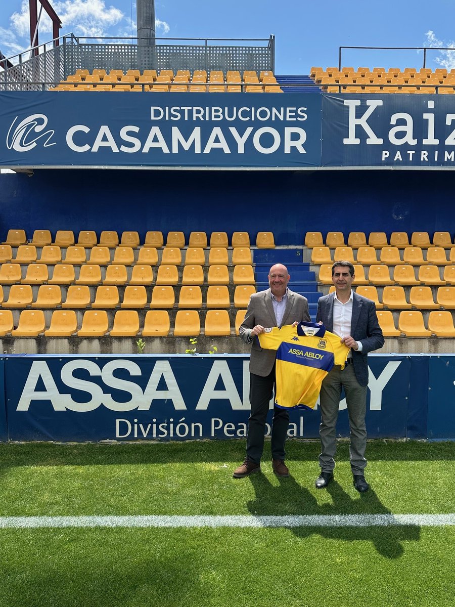 Rendimos visita a la <a href="/AD_Alcorcon/">A.D. Alcorcón</a>  para felicitarles por su gran temporada 💪🏼

Estamos muy orgullosos de apoyar el desarrollo de su equipo femenino 👩🏽⚽

¡Gracias por acogernos con tanto cariño! 💛 

#Team_ASSAABLOY
#FútbolFemenino 
#TeQuieroAlcor